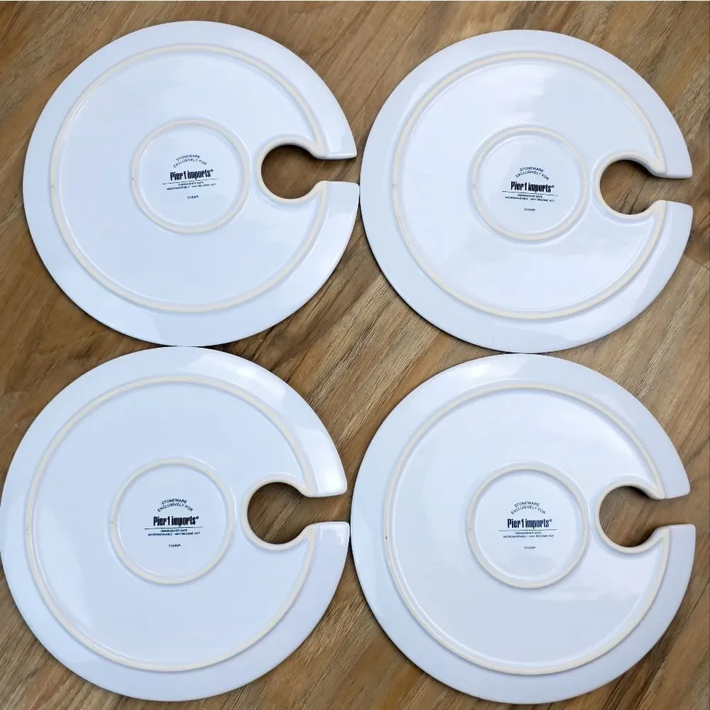 🔸️Pier 1 Imports White Wine Glass Stoneware Plates Set of 4